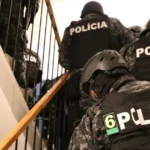Rozsiahla policajná razia pre podozrenie z investičného podvodu: zadržali už 10 osôb