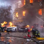 Ruské údery na Kyjev zasiahli akadémiu vied a nemocnicu, zahynulo najmenej sedem ľudí