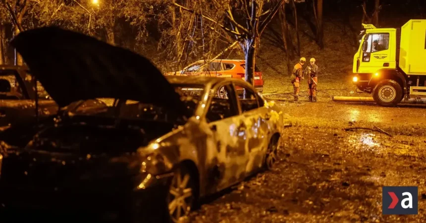 Ruské útoky raketami na Kyjev: obete a poškodená pôrodnica