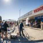 Tesco pôsobí na Slovensku 30 rokov: od prvého hypermarketu k digitálnym službám