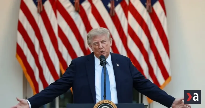 Trump rozbehol vlastnú televíziu počas otvoreného sporu s novinármi