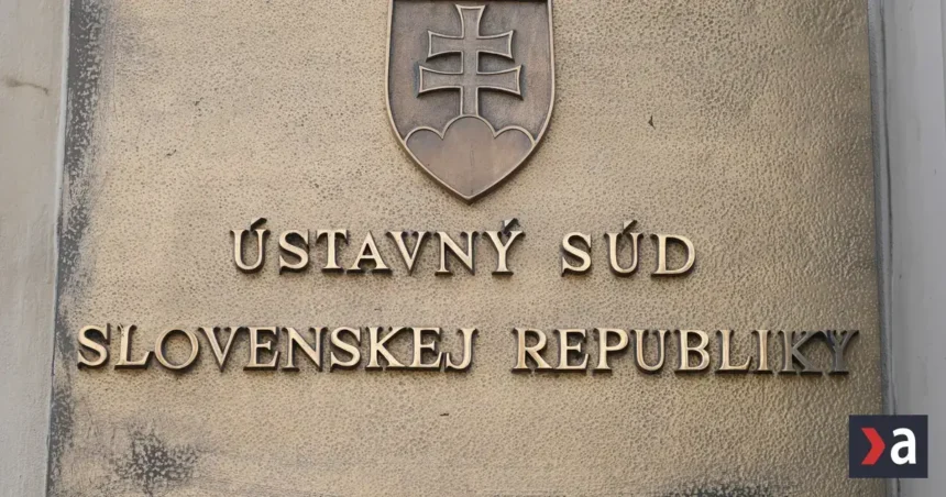 Ústavný súd SR zamietol rozšírenie ochrany párov rovnakého pohlavia v zákone o rodine