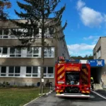 V Prešove horela strecha strednej školy, študentov a učiteľov evakuovali