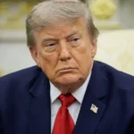 Víťazný oblúk sa zmení na vojenskú základňu. Trump povolil nasadenie dronov a ostreľovačov