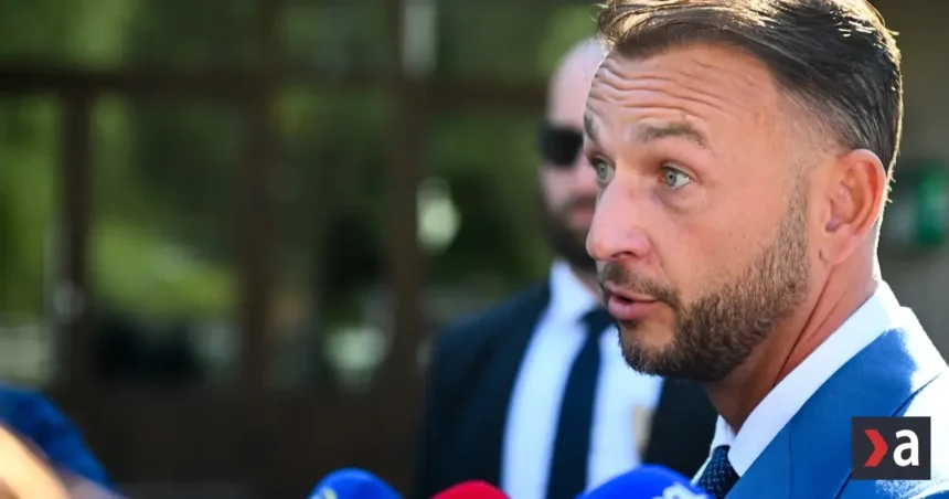 Vláda zrýchľuje prijatie zákona na ochranu detí pred radikalizáciou a násilím v školách