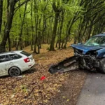Zrážka troch áut medzi Rozhanovcami a Čižaticami: šesť zranených