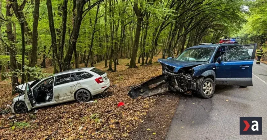 Zrážka troch áut medzi Rozhanovcami a Čižaticami: šesť zranených