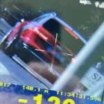 19-ročný vodič letel obcou 120 km/h, vodičský preukaz stratil na mieste