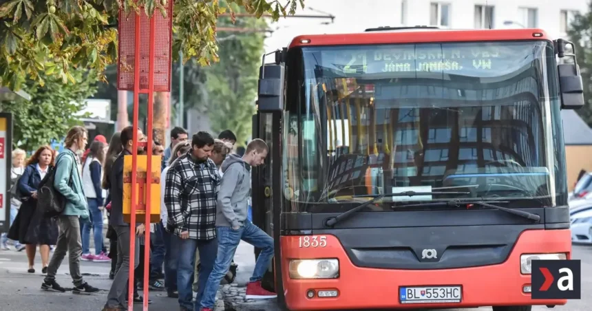 Cestovné v krajoch klesne o polovicu, nie všetky lístky zlacnejú. Platí 30 dní
