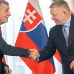 Fico a Babiš odhalili v Prahe sochu česko-slovenského priateľstva