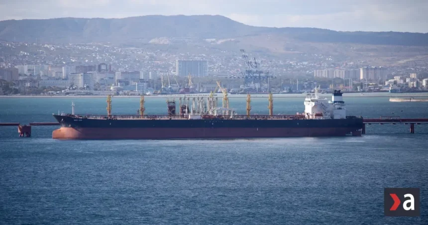 Francúzski námorníci zadržali tanker, ktorý údajne prevážal ruskú ropu