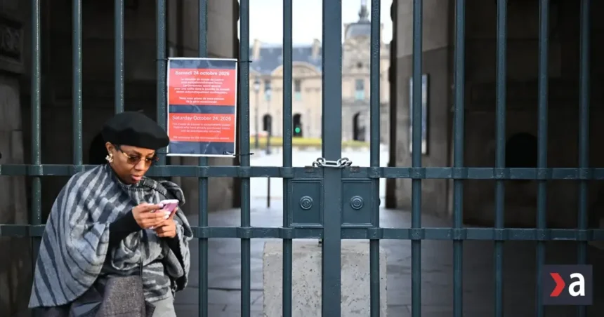 Francúzsko nasadilo 70-tisíc policajtov, zatvorili aj Louvre