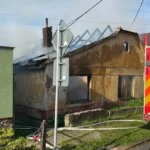 Hasiči zasahujú pri požiari domu v trnavskej Modranke