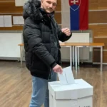 Instagramový fenomén Atilla Leško neuspel. V Rožňave dostal iba pár desiatok hlasov