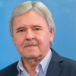 Koalícia môže vládnuť aj s najtesnejšou väčšinou, tvrdí publicista