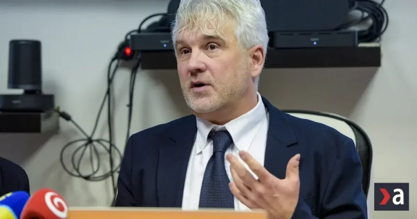 Komisár pre deti žiada väčšiu autoritu učiteľov v triedach
