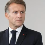 Macron odmietol demisiu ministra vnútra, po protestoch hovorí o vážnych zlyhaniach