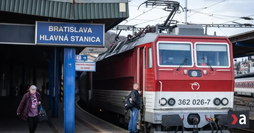 Mimoriadna udalosť na bratislavskej hlavnej stanici: vlaky meškajú, viaceré spoje zrušili
