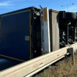 Na D1 smerom do Trnavy sa tvoria kolóny. Prevrátil sa kamión, doprava je obmedzená