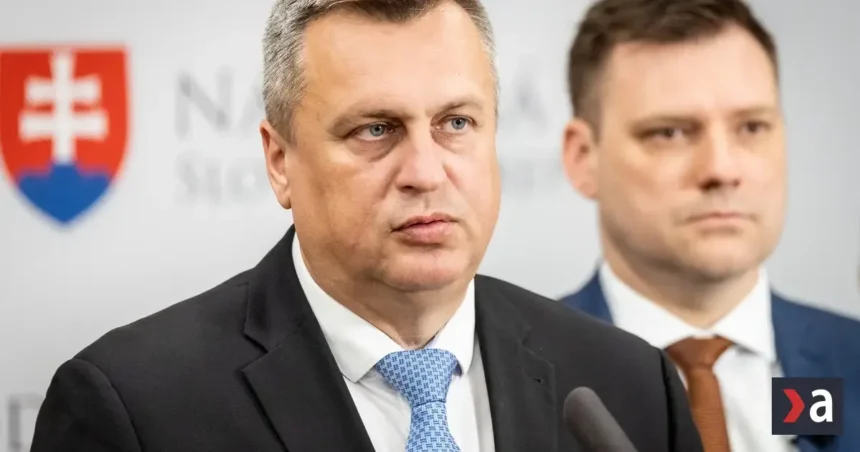 Na ministerstve životného prostredia začínajú čistky, Tarabovi ľudia skartujú všetko