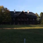 Národný park stavia v Tatranskej Javorine plot s elektrickou bránou, návrat pred rok 1989