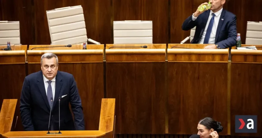 Nemám páky na prezidenta, tvrdí Danko. Preverenie nominanta je šokujúce, oponuje Gröhling