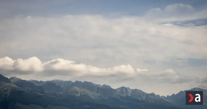 Nočný mráz v dolinách, hmla a silnejší vietor. Kde teploty klesnú pod nulu?