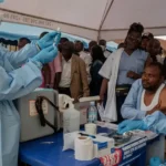 Ozbrojený konflikt a preplnené nemocnice komplikujú zastavenie epidémie eboly v KDR