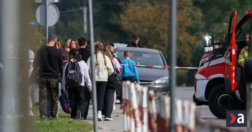 Po sérii útokov zatvorili v Poľsku 50 škôl. Rodičia nechávajú deti doma