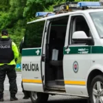Polícia vzala do väzby mladíka, ktorý sa pred školou vyhrážal dievčine nožom