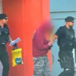 Polícia zasahovala v Turzovke pre drogy, muža (33) obvinili a hrozí mu väzba