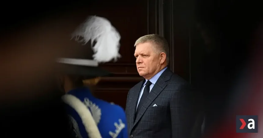 Polovičné cestovné vo vlakoch pokračuje aj v novembri, potvrdil Fico