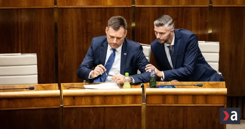 Poslanec Slyško nechce potvrdiť lojalitu Hlasu. S Tarabom chystá spoločné vyhlásenie