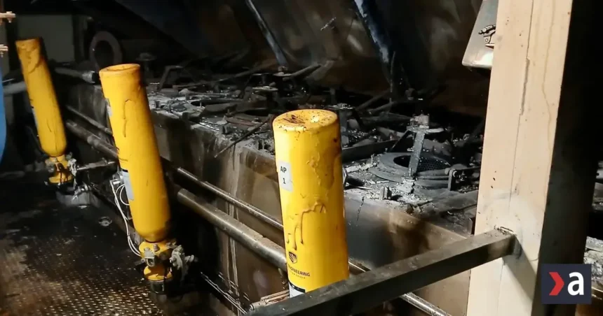 Požiar v Hriňovej spôsobil škodu dva milióny eur, hasiči zasahovali v maskách