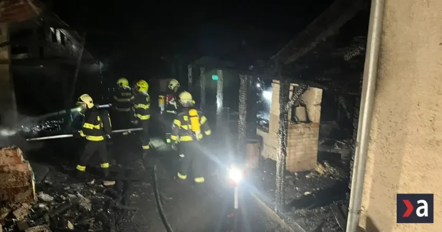 Požiar v Kátlovciach zničil tri prístavby. Škoda 150-tisíc eur, príčina neznáma