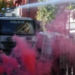 Protesty v Albánsku eskalujú. Študenti napadli budovu ministerstva školstva