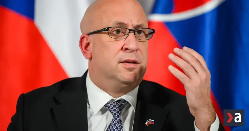 Ráž dlho odmietal diskusie s Vallom, teraz ho čaká súboj