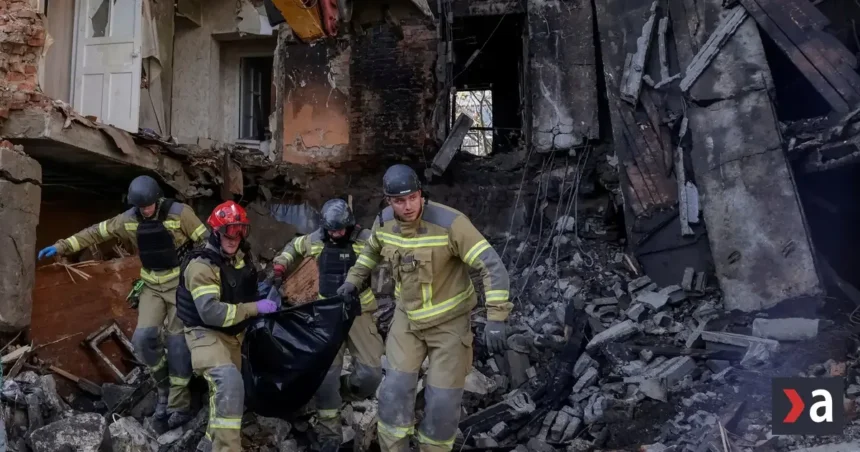 Ruský útok na Charkov si vyžiadal najmenej tri obete a viacero zranených