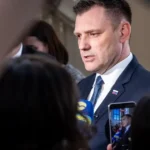Slováci kritizujú odmeny: papalášska zlodejina, Tarabove peniaze