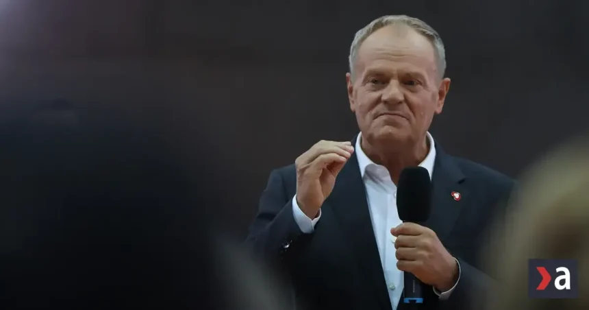 Tusk žiada každodenné policajné hliadky vo všetkých školách po sérii útokov