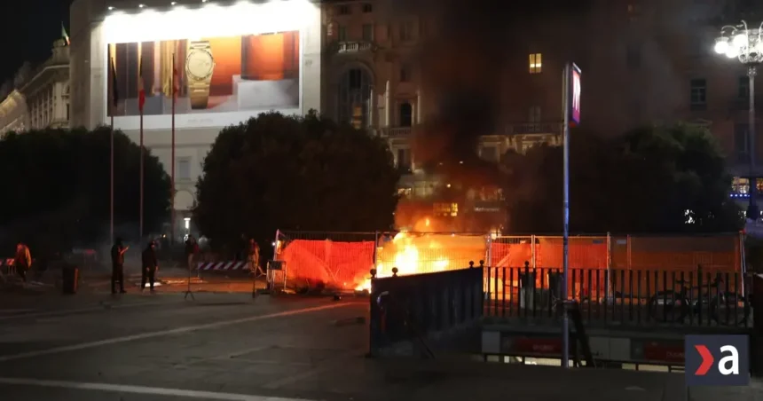 V Miláne protestujúci útočili kameňmi na políciu, zatvorili stanicu metra Duomo