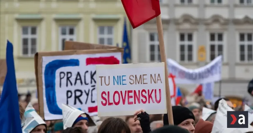V Prahe protestovali proti zrušeniu koncesionárskych poplatkov tisíce ľudí